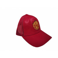 Манчестер Юнайтед кепка красная с сеткой и тиснением